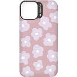 Capa Silicone Case And Me Beyoutiful para iPhone 15 - Rosa/ Flores 3D