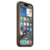 Capa Apple em tecido FineWoven com MagSafe para iPhone 15 Pro- Castanho Toupeira