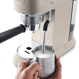 Máquina de Café Manual DeLonghi Dedica EC885.BG - Bege
