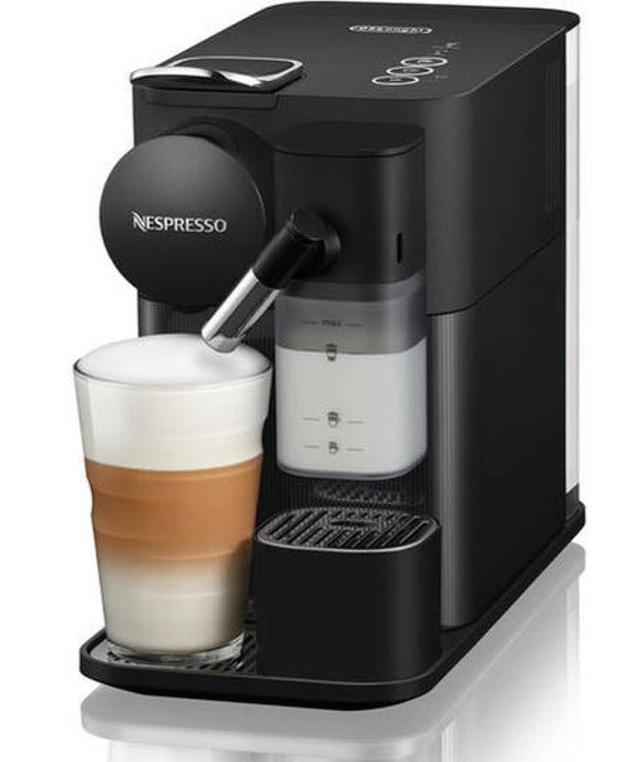Máquina de café Nespresso DeLonghi Fotografía de stock - Alamy